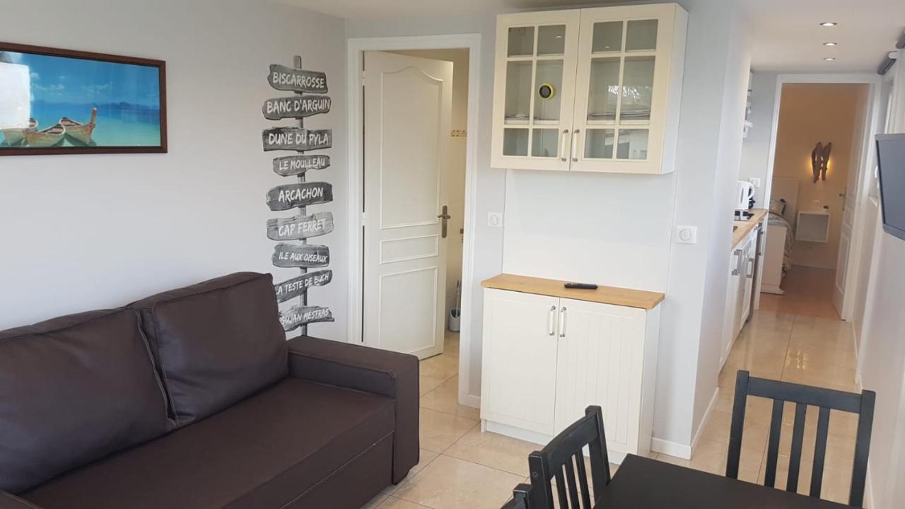 Maisonnette Bois Flottes Salles  Exterior photo