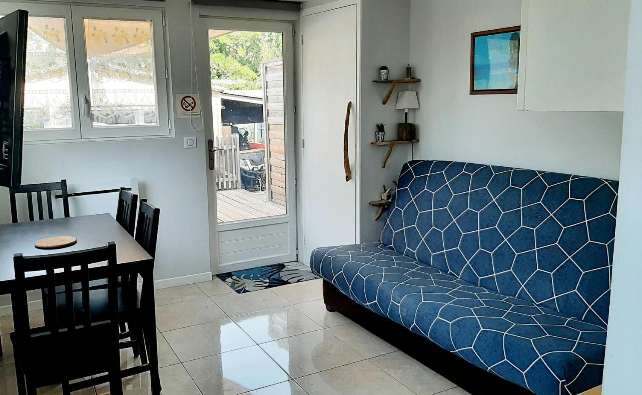 Maisonnette Bois Flottes Salles  Exterior photo
